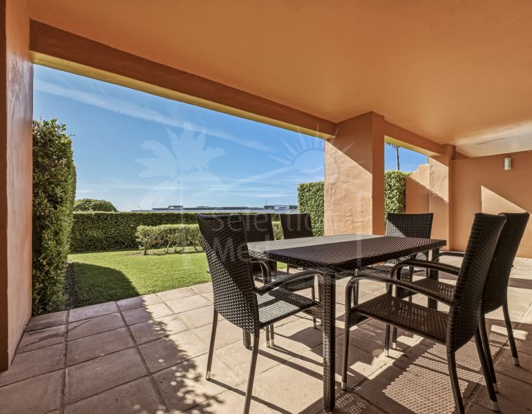 Appartement rez de chaussée à vendre dans Benatalaya, Estepona Est