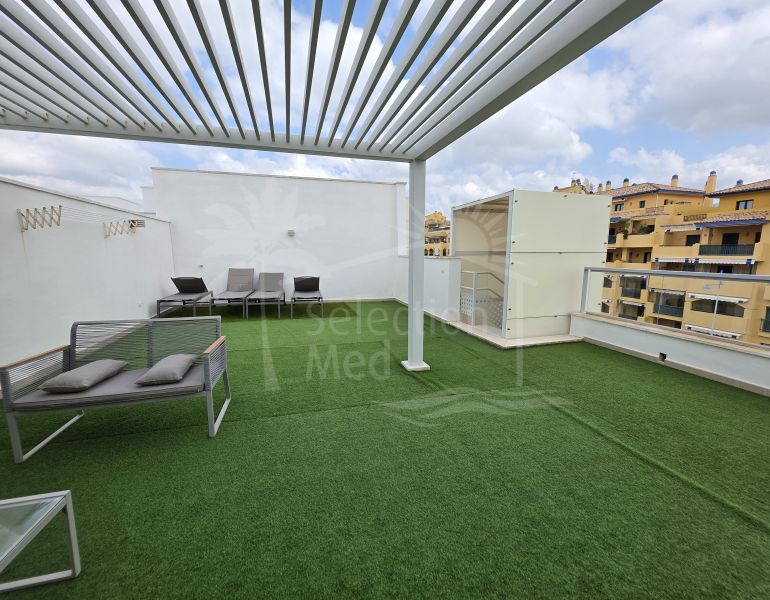 Ático Dúplex en Venta en San Pedro Playa con Gran Solárium y Parking