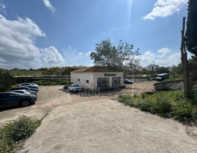 Parcela privilegiada en ubicación inmejorable – A solo 3 minutos a pie de Puerto Banús