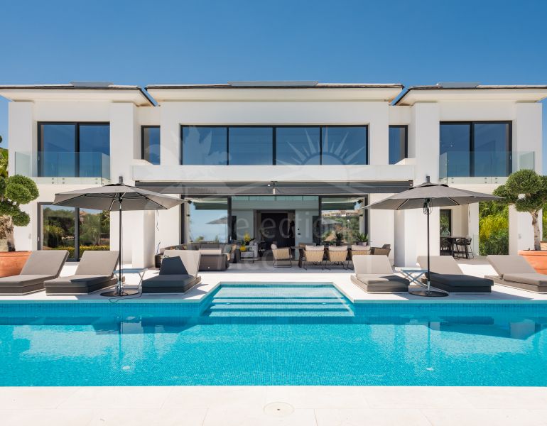 Modern mansion for sale in Benahavis