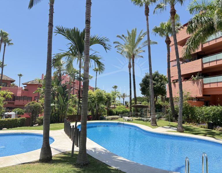 Apartamento con vistas al mar en Guadalmansa!