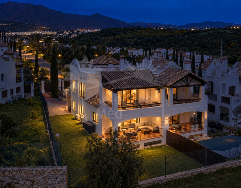 Élégante Villa semi-détachée de 4 chambres à Azata Golf, Estepona Vues
