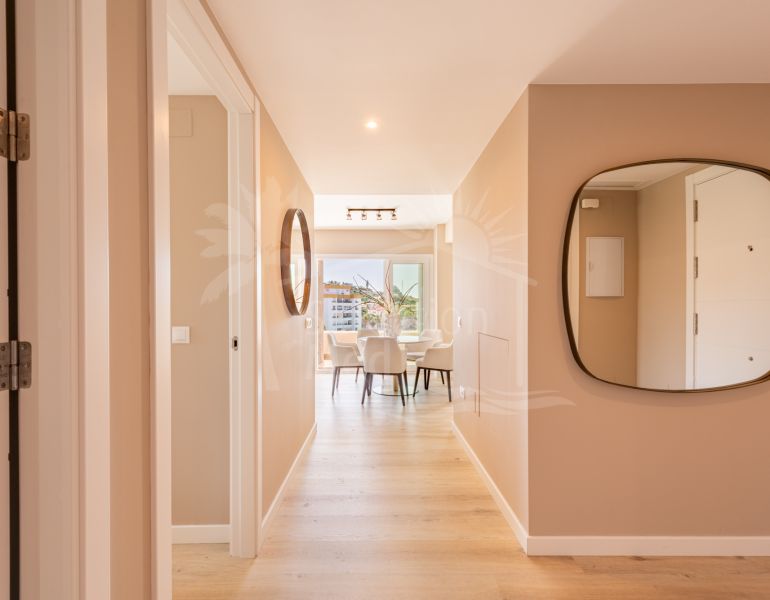 Brand New Luxury Corner Apartment with Sea & Mountain Views à Nueva Andalucia, Marbella