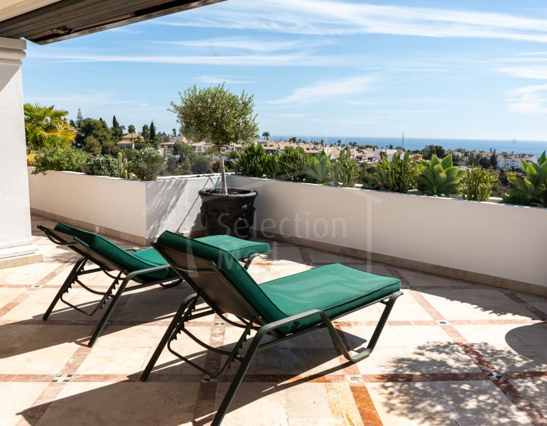 Ático Dúplex de Lujo con Vistas Panorámicas en Monte Paraíso Country Club