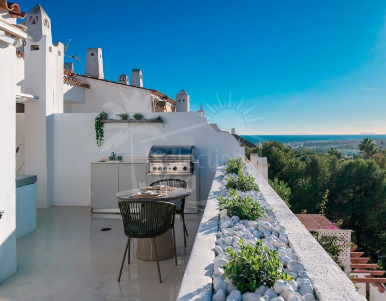 Modern Duplex Penthouse in Coto Real with Sea Views
