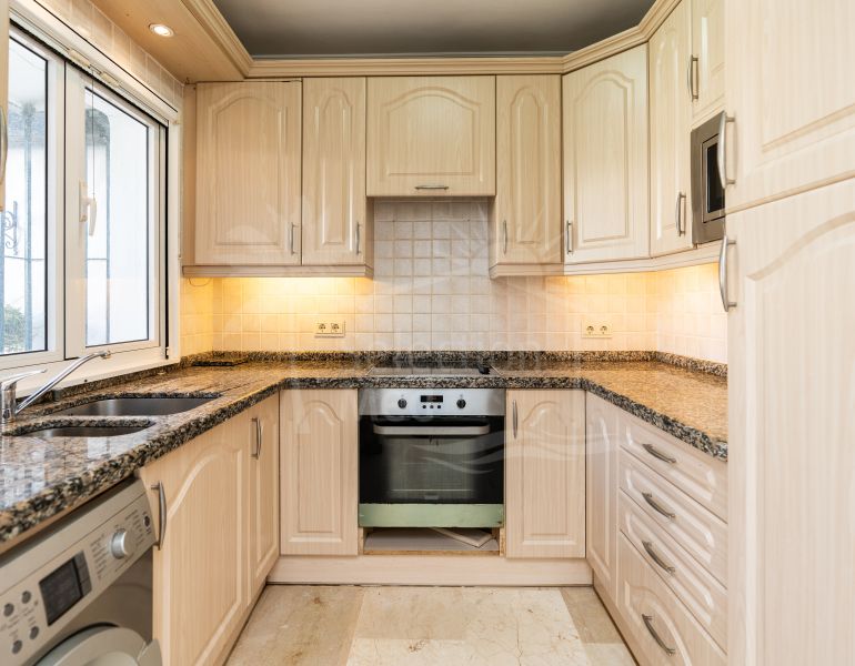 Houses for sale in Benavista, Estepona East