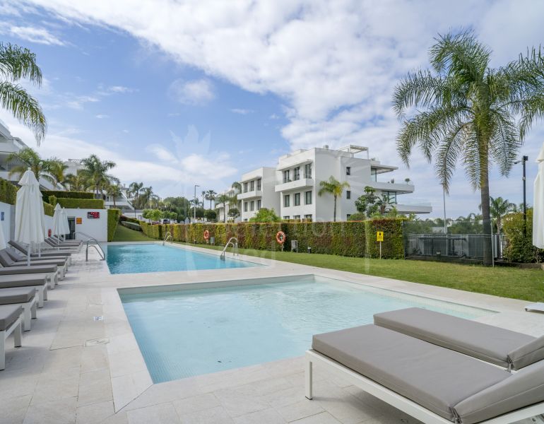 Ático duplex de lujo en Cataleya, Atalaya Golf, Estepona propiedad con 3 dormitorios en venta