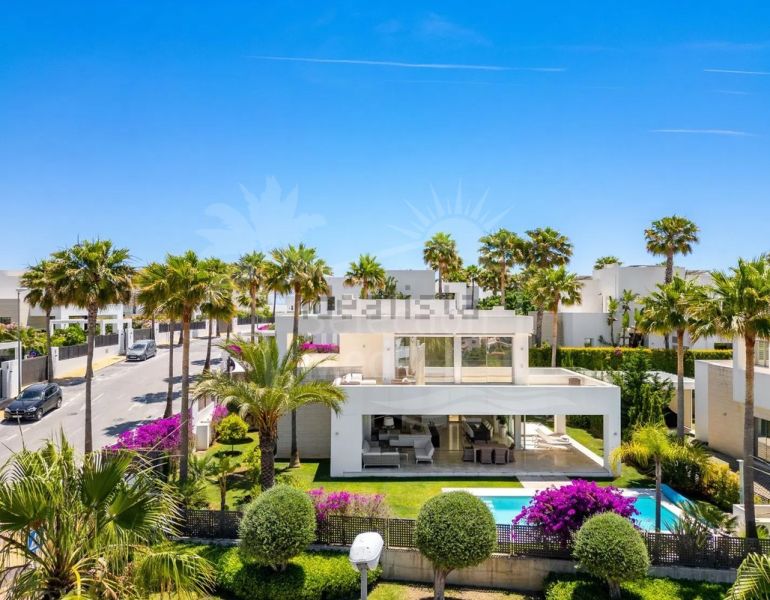 Villa à vendre dans Rio Real, Marbella Est