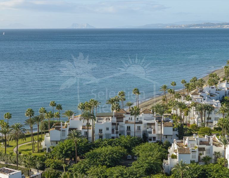 Ground Floor Apartment for sale in Alcazaba Beach, Estepona East