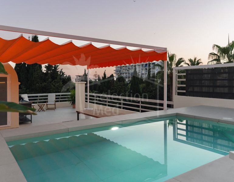 Ático en el Centro de Marbella – Piscina Privada en la Azotea y Vistas a La Concha