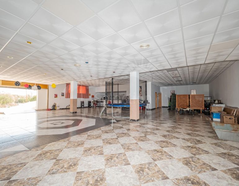 SEMI-BASEMENT IN ALOZAINA