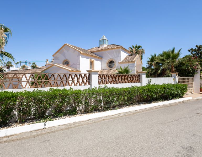 Villa à vendre dans El Paraiso, Estepona Est
