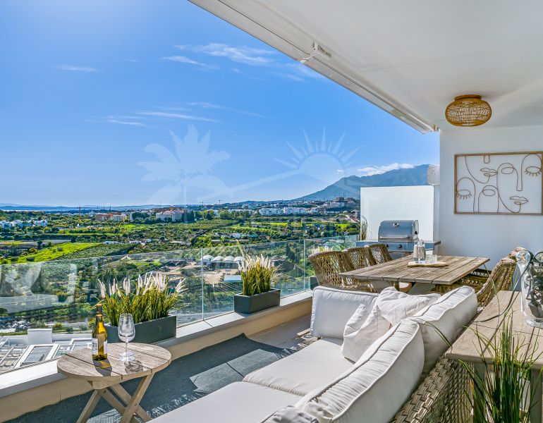 Modern 3-Bed Apartment in Oceana Views, Cancelada