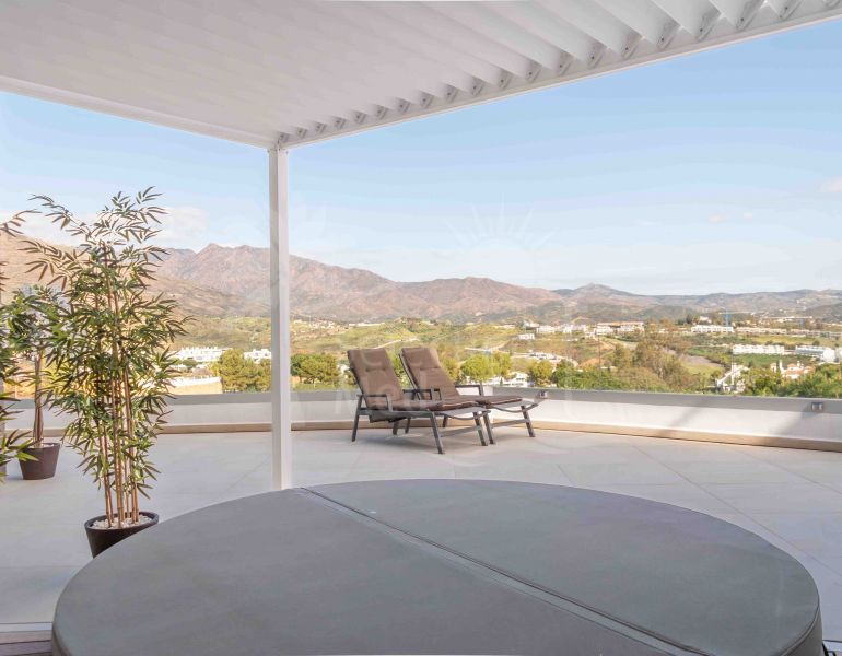 Extraordinary apartment with huge terrace & panoramic views