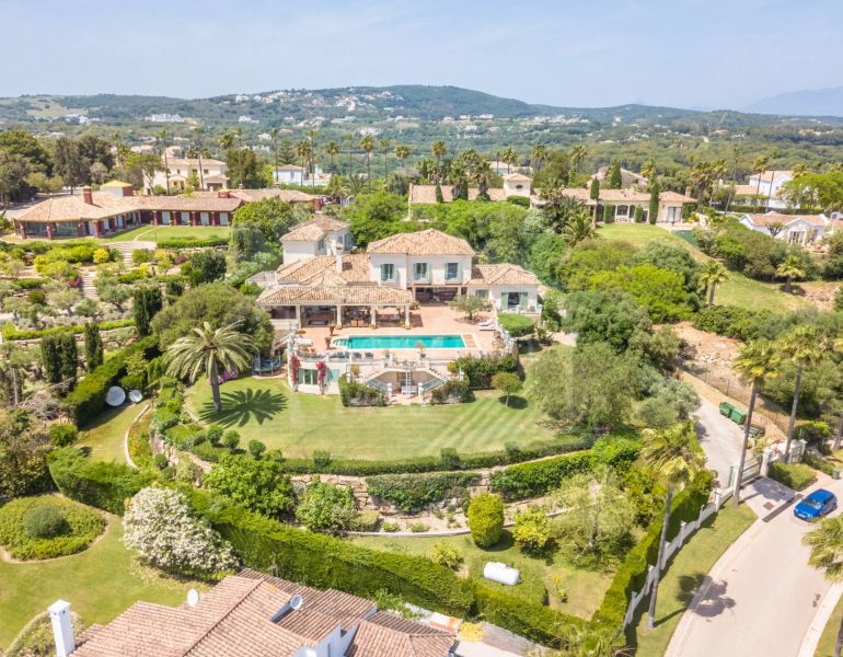 Spacieuse villa de 9 chambres avec vues panoramiques à Sotogrande Alto