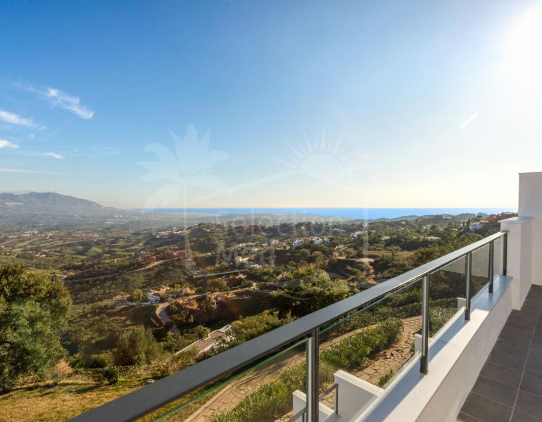 CASA PAREADA TOTALMENTE RENOVADA EN 2020 CON VISTAS PANORÁMICAS
