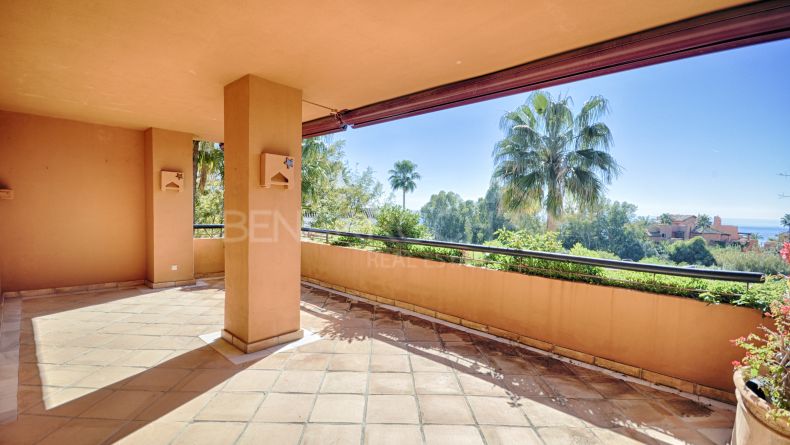 Duplex penthouse with sea views in Gran Bahia, Bahia de Marbella