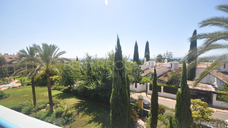 Duplex penthouse avec vue sur la mer dans l'Atrium Bahía de Marbella