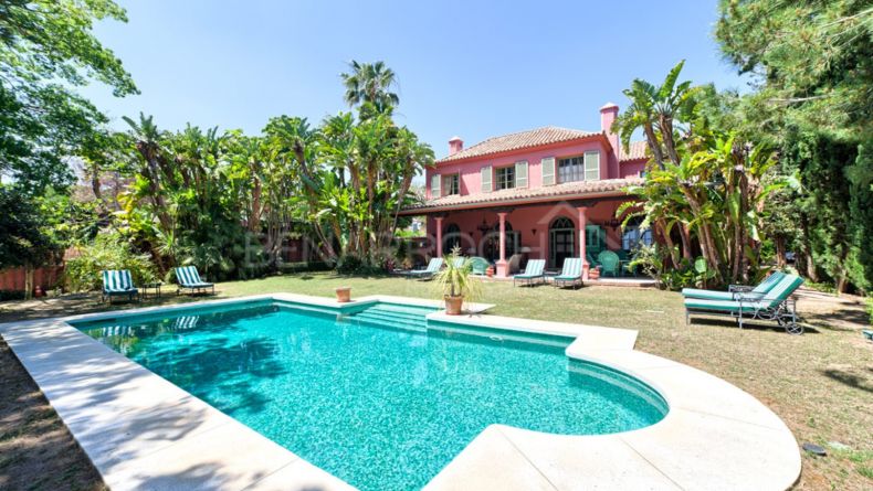 Marbella Este, Las Chapas, Clasical style villa
