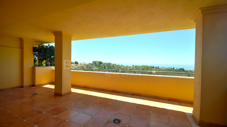 Galería de fotos - Apartamento con vistas despejadas al mar en la Milla de Oro de Marbella