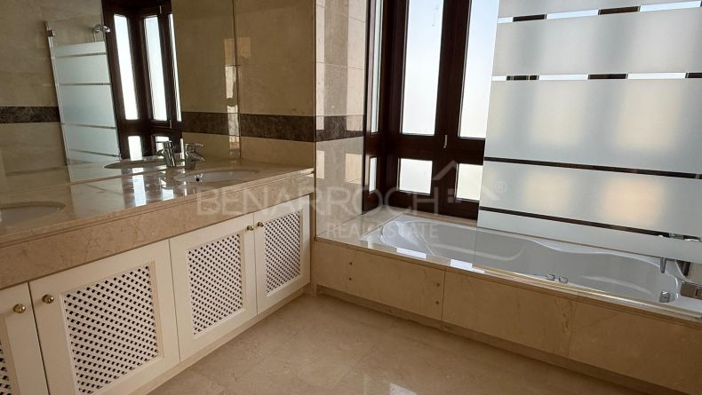 Photo gallery - Duplex penthouse with panoramic views in Las Lomas del Marques, Benahavis