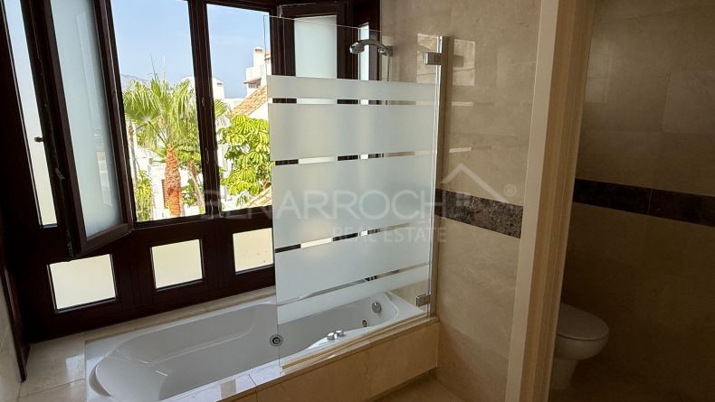 Photo gallery - Duplex penthouse with panoramic views in Las Lomas del Marques, Benahavis