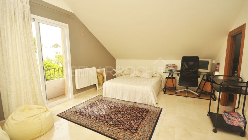 Photo gallery - Beautiful semi-detached villa in Estepona, Diana Center