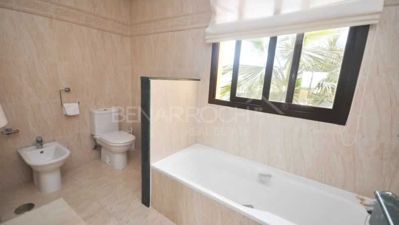 Photo gallery - Apartment with golf and sea views in Las Lomas del Conde Luque, Benahavis