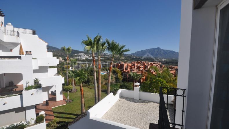 Photo gallery - Duplex penthouse with open views, Las Lomas del Marqués, Benahavís