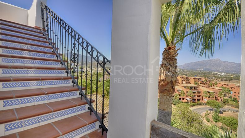 Photo gallery - Duplex penthouse with open views, Las Lomas del Marqués, Benahavís