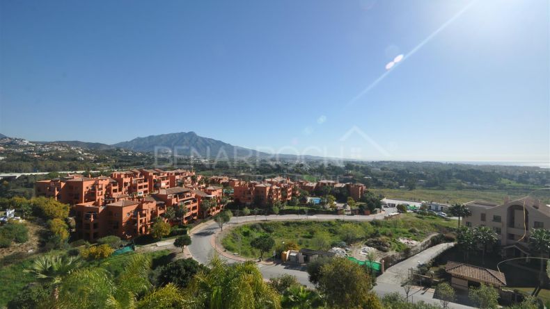 Photo gallery - Duplex penthouse with open views, Las Lomas del Marqués, Benahavís