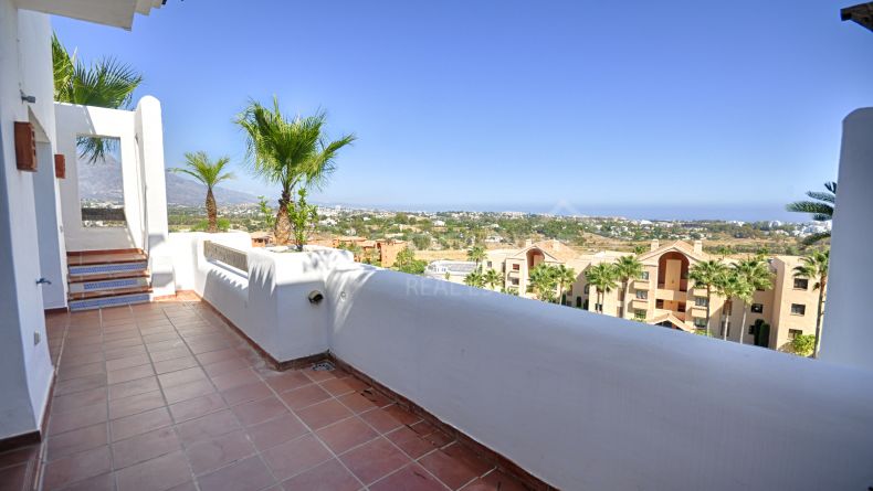 Photo gallery - Duplex penthouse with open views, Las Lomas del Marqués, Benahavís