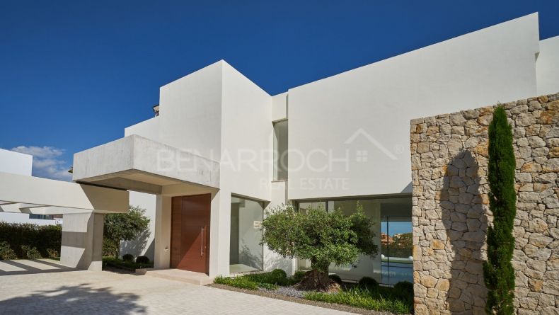 Galerie de photos - Capanes Sur, villa de style contemporain avec vue sur le terrain de golf, Benahavis