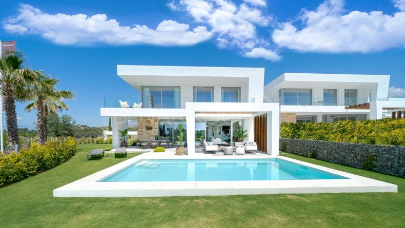 Marbella Este, Icon The Residences, Villa en primera linea de golf