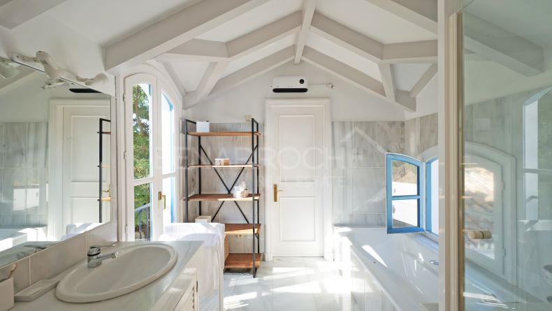 Photo gallery - Exclusive Mediterranean Villa with Panoramic Views in Benahavís