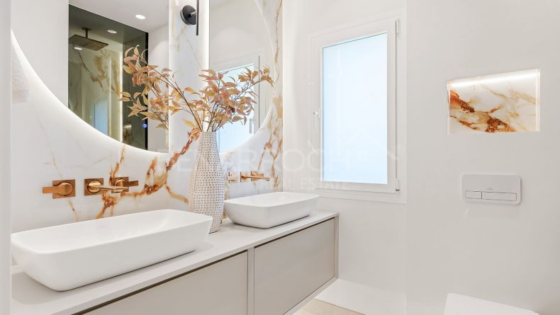 Galería de fotos - Apartamento en planta primera en Rio Real Playa, Marbella Este