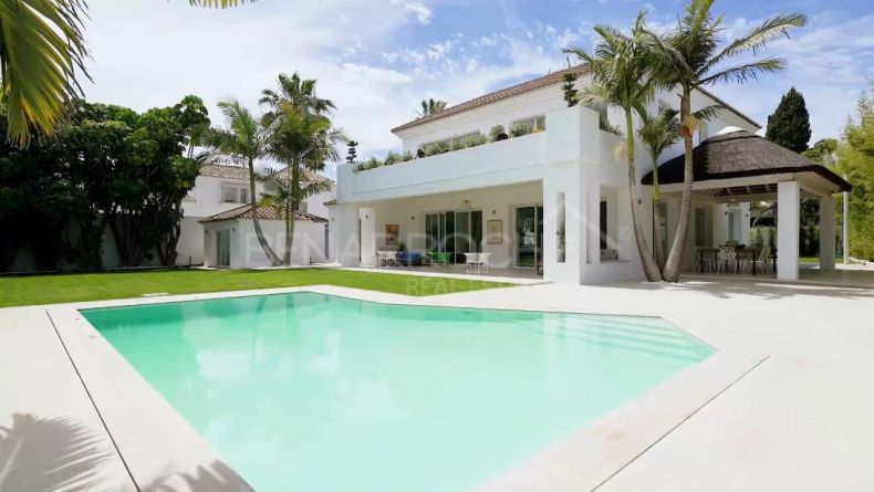 Modern mediterranean style villa in Casasola, Estepona