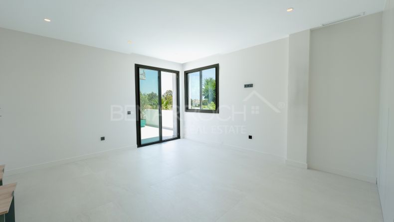 Galerie de photos - Villa récemment construite à Estepona Ouest