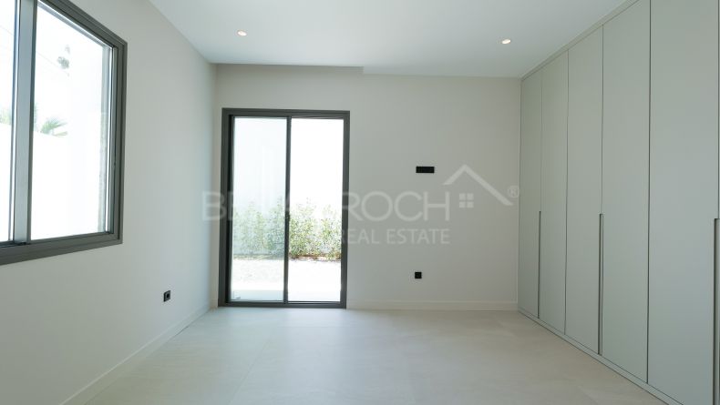 Galerie de photos - Villa récemment construite à Estepona Ouest