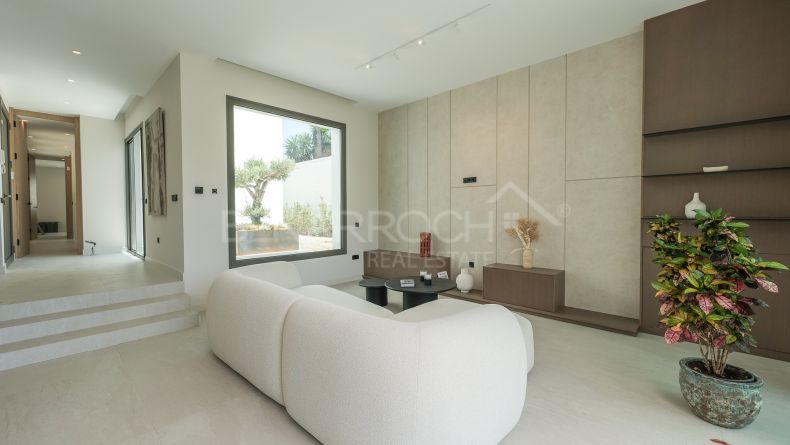 Galerie de photos - Villa récemment construite à Estepona Ouest