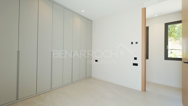 Galerie de photos - Villa récemment construite à Estepona Ouest