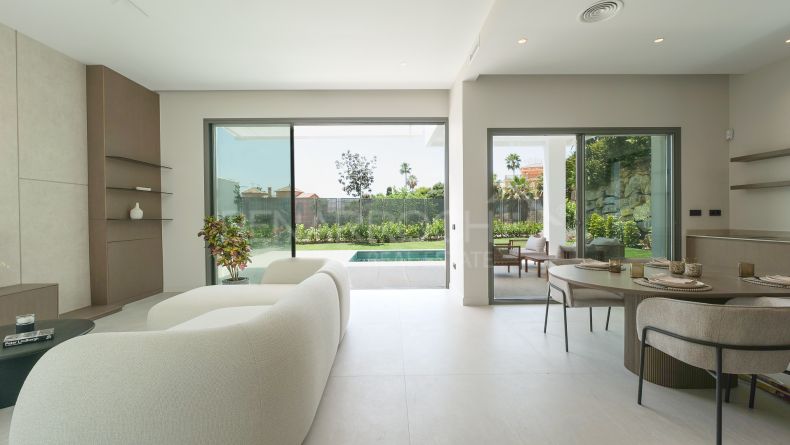 Galerie de photos - Villa récemment construite à Estepona Ouest