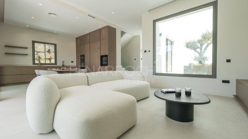 Galerie de photos - Villa récemment construite à Estepona Ouest