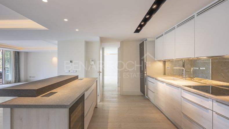 Photo gallery - Apartment with sea view in second line beach in Marbella Centre