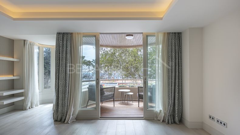 Photo gallery - Apartment with sea view in second line beach in Marbella Centre
