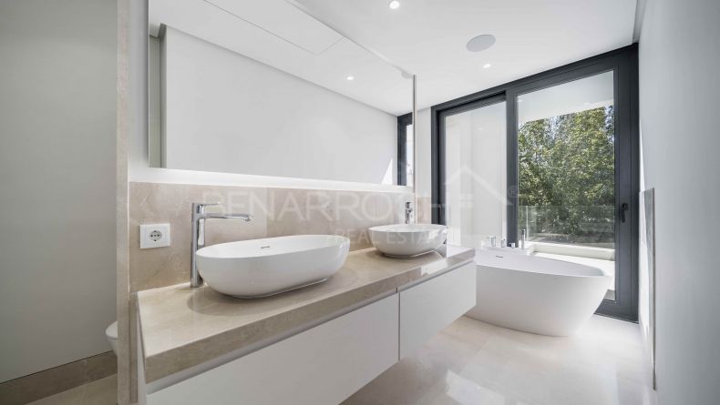 Galería de fotos - Villa de estilo contemporaneo en El Campanario, Nueva Milla de Oro de Estepona