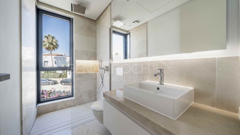 Galería de fotos - Villa de estilo contemporaneo en El Campanario, Nueva Milla de Oro de Estepona