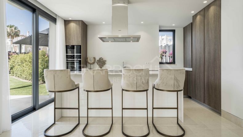 Galería de fotos - Villa de estilo contemporaneo en El Campanario, Nueva Milla de Oro de Estepona