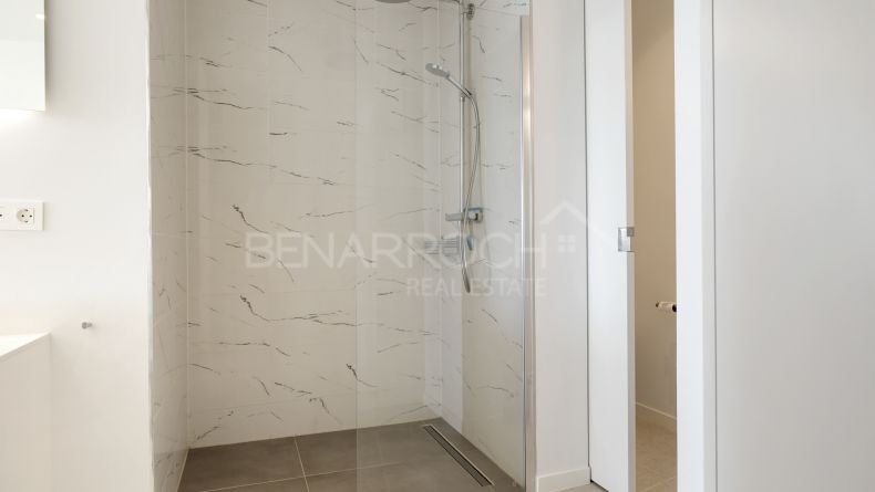 Photo gallery - Frontline golf villa in La Alqueria, Benahavis