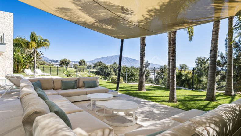 Photo gallery - Frontline golf villa in La Alqueria, Benahavis